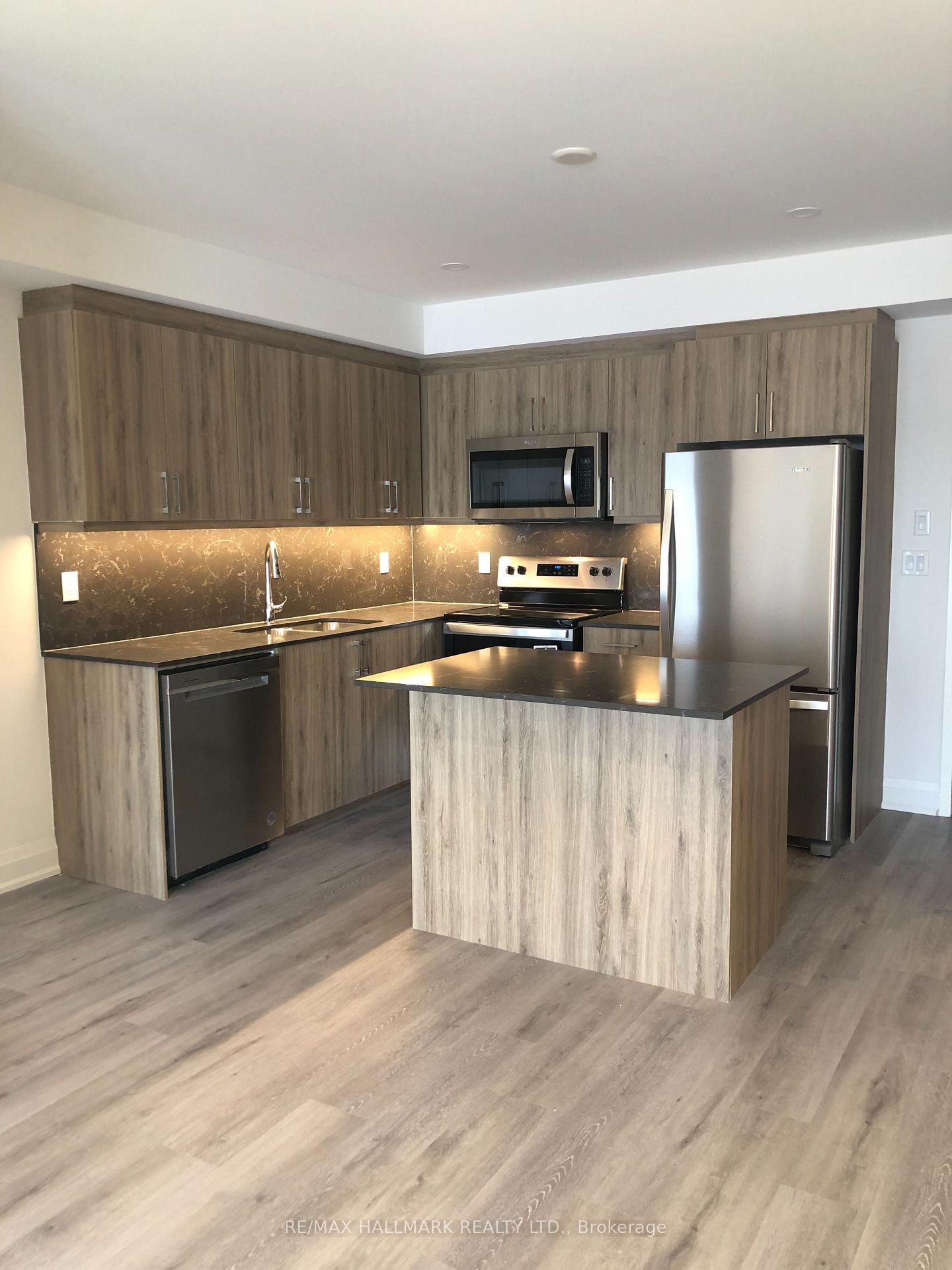 Condo for lease at 602-58 Lakeside Terrace, Barrie, Ontario, L4M 0H9 - Little Lake - MLS: S13109756