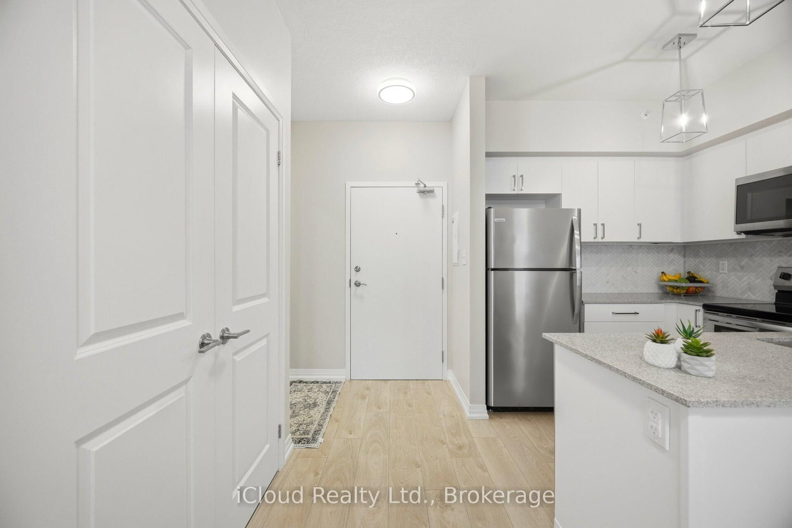 295 Cundles Road E, Unit 208 - Photo 11
