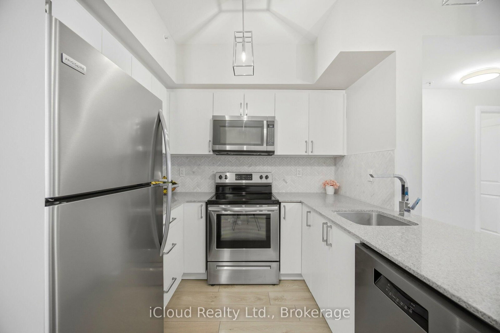 295 Cundles Road E, Unit 208 - Photo 13