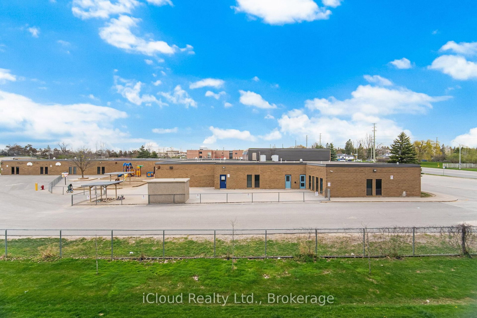 295 Cundles Road E, Unit 208 - Photo 32