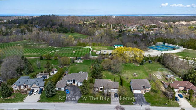 10 Lamont Creek Drive