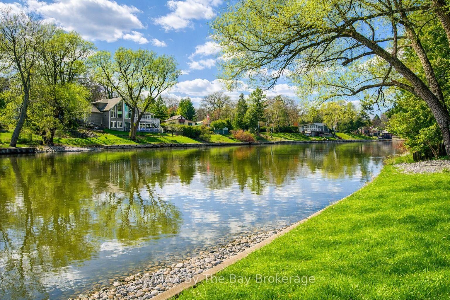 646 Oxbow Park Drive - Photo 2