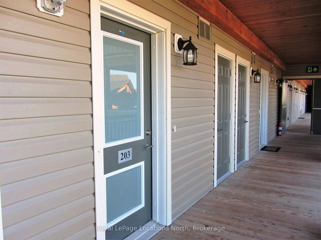 203 - 2 Anchorage Crescent