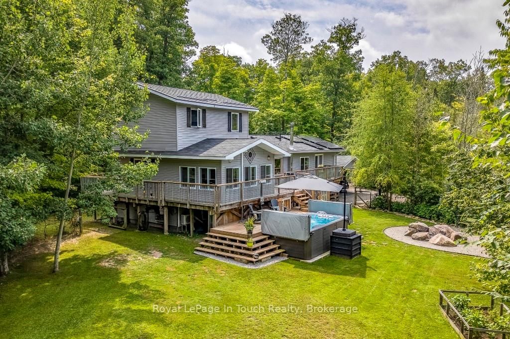 36 Meadows Avenue • Tay, ON photo 1