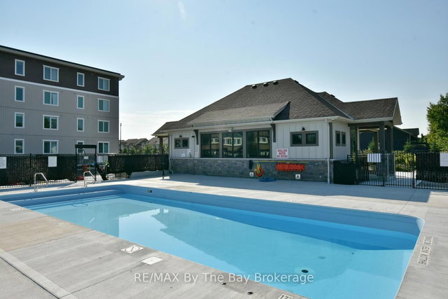 206 - 17 Spooner Crescent