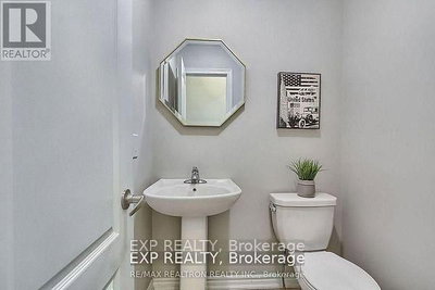 41 Deneb Street • Barrie, ON photo 4
