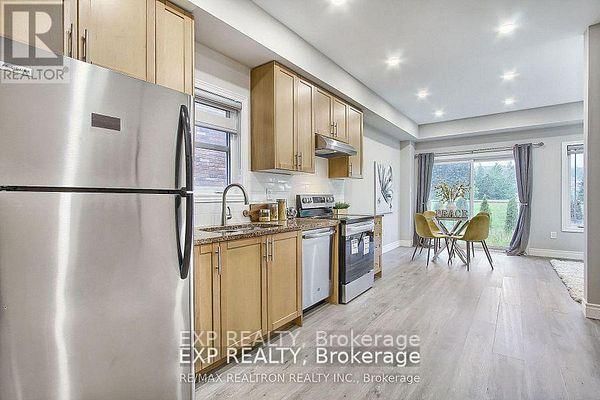 41 Deneb Street • Barrie, ON photo 6