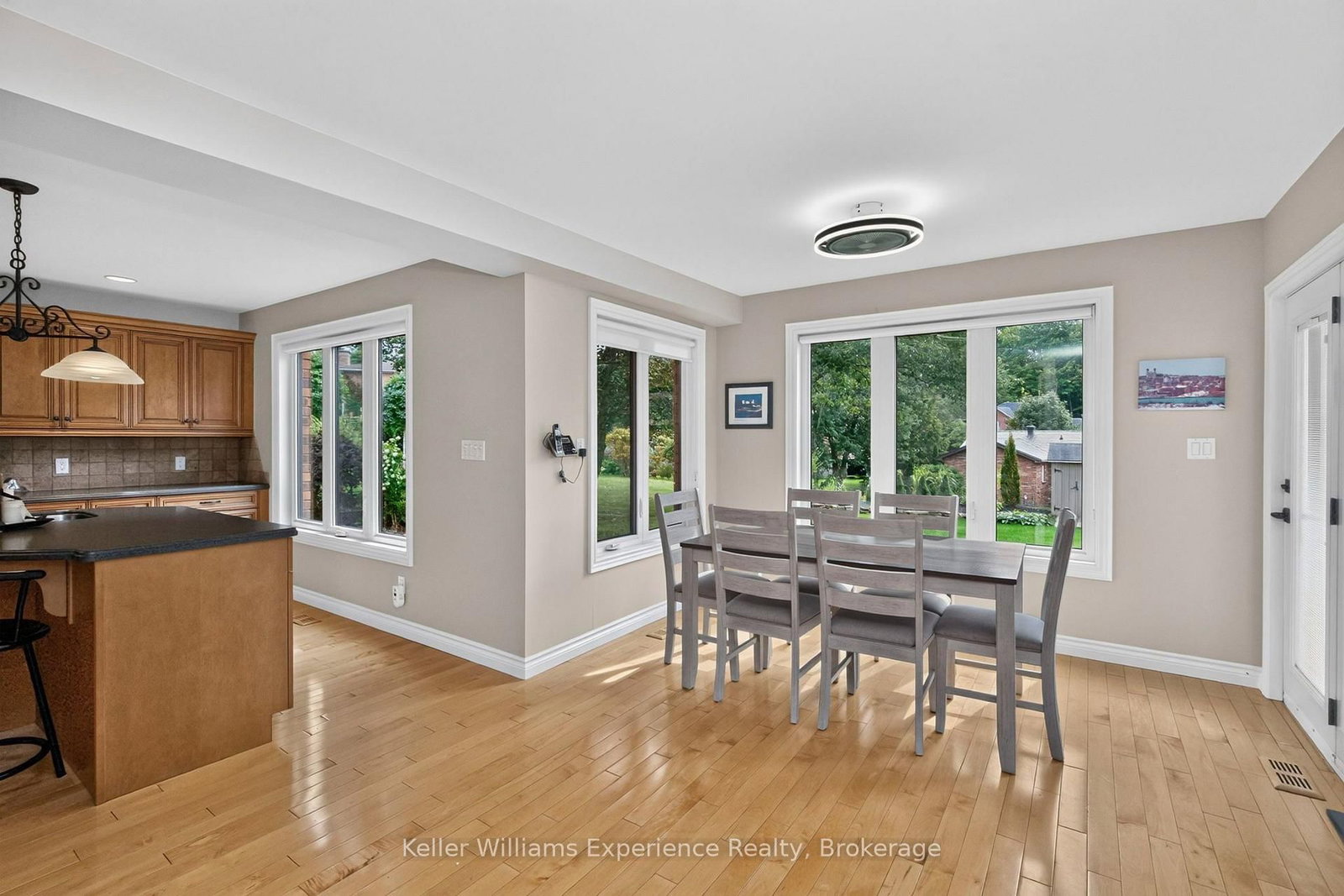 27 Rosewood Avenue • Springwater, ON photo 22