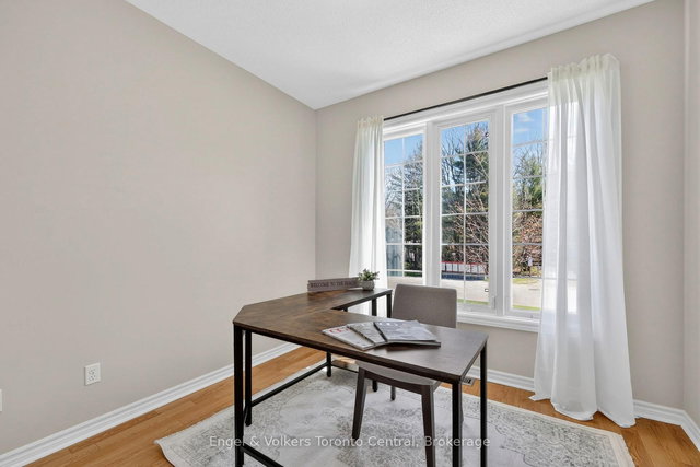 48 Oriole Crescent