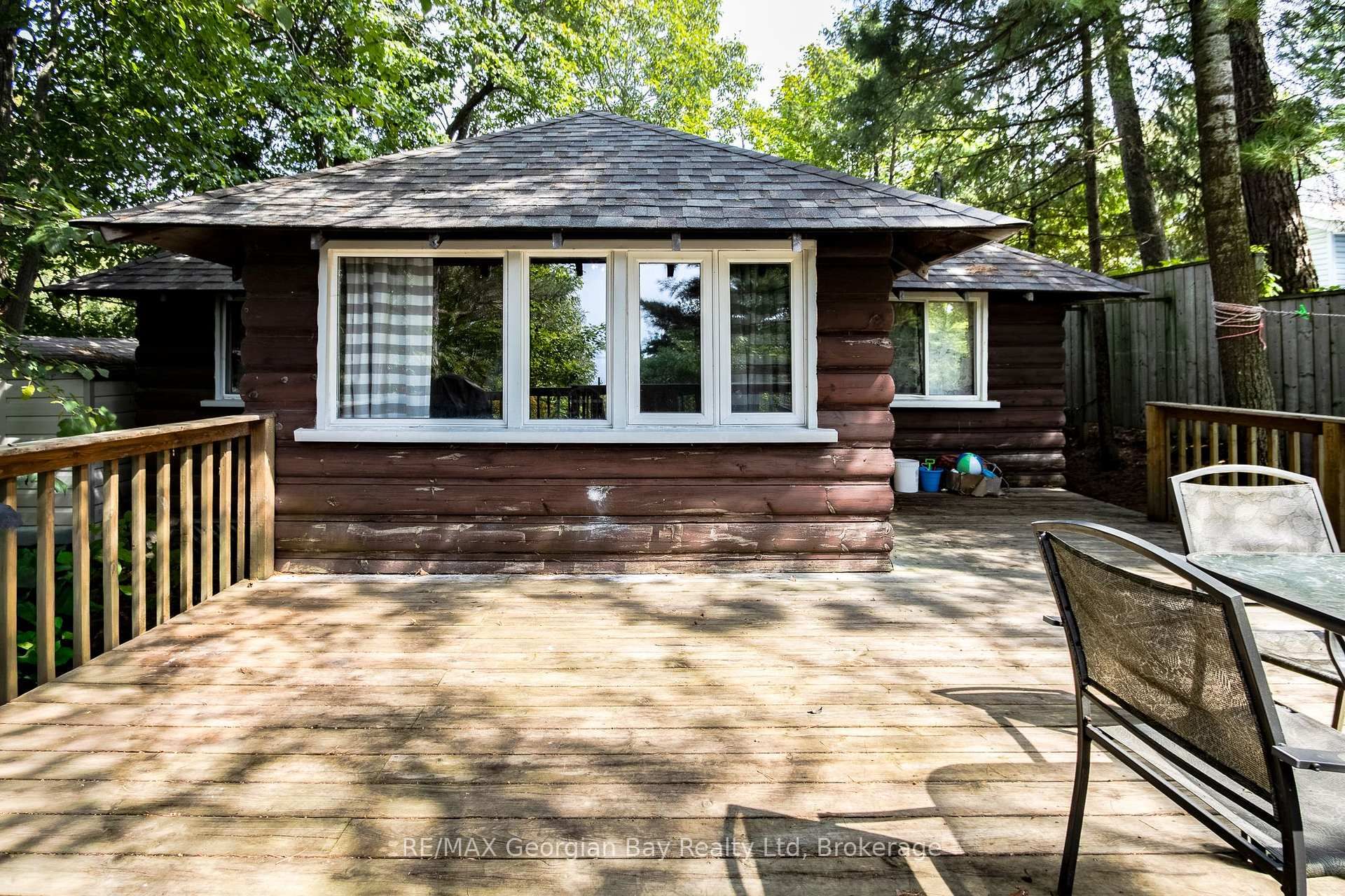 68 Tiny Beaches Road S