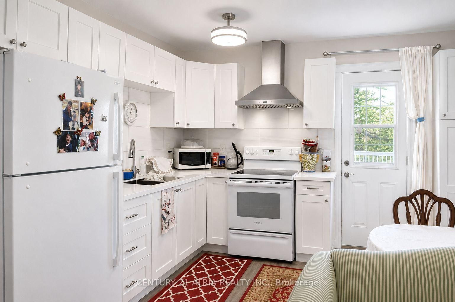 172 William Street • Tay, ON photo 5