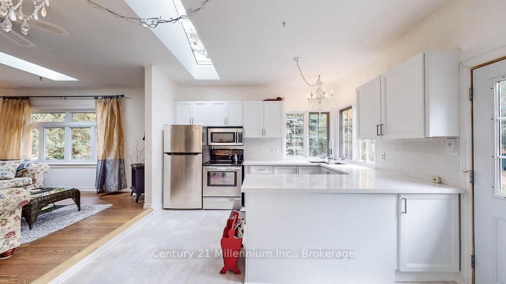 19 HASTINGS Avenue • Tiny, ON photo 5