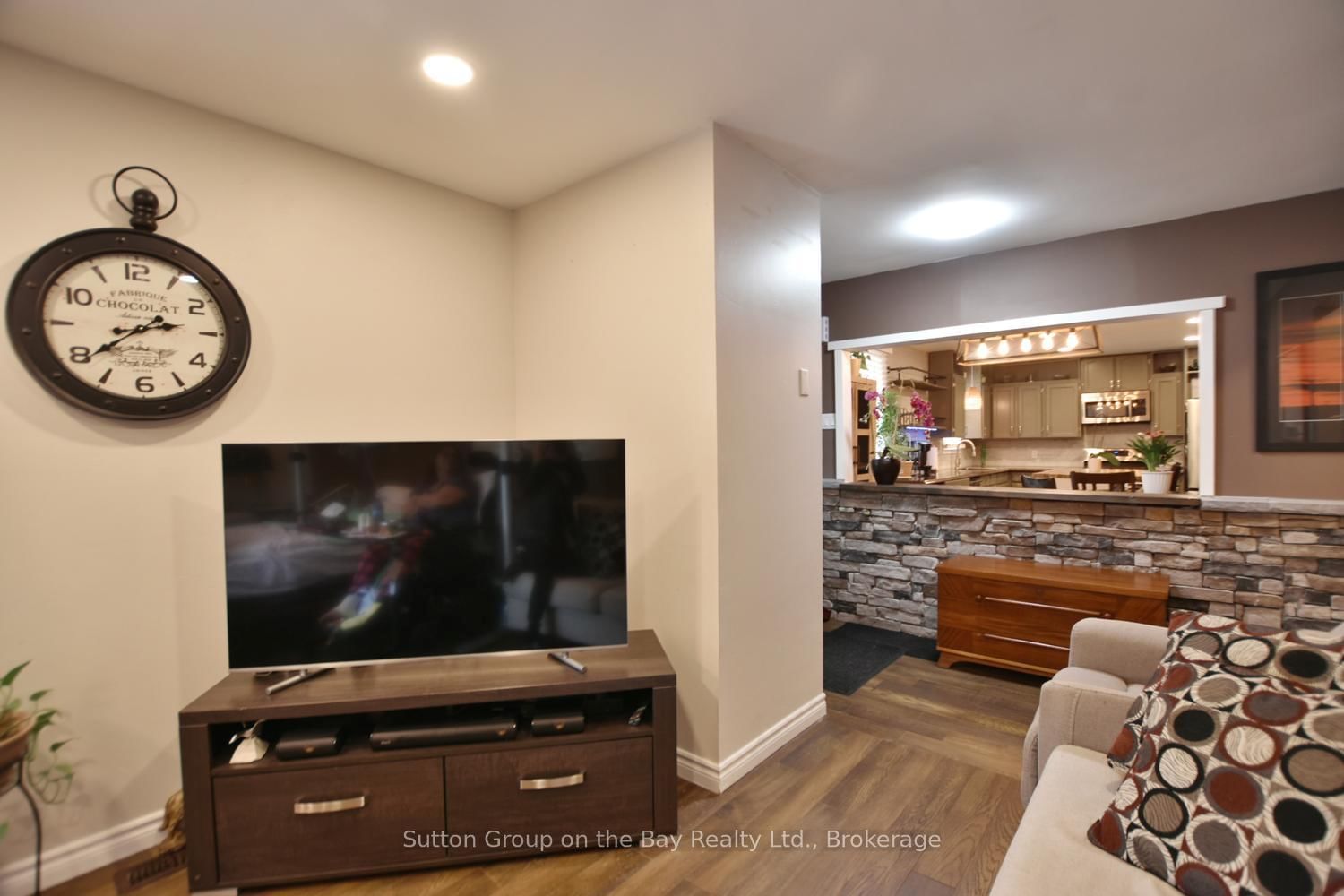 238 McCrea Drive • Clearview, ON photo 10
