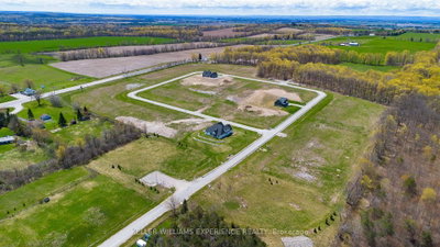 32 Waverley Heights • Tay, ON photo 2