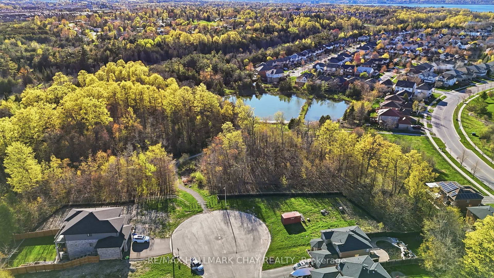 18 Prince Edward, Barrie, Ontario L4M 7J5
