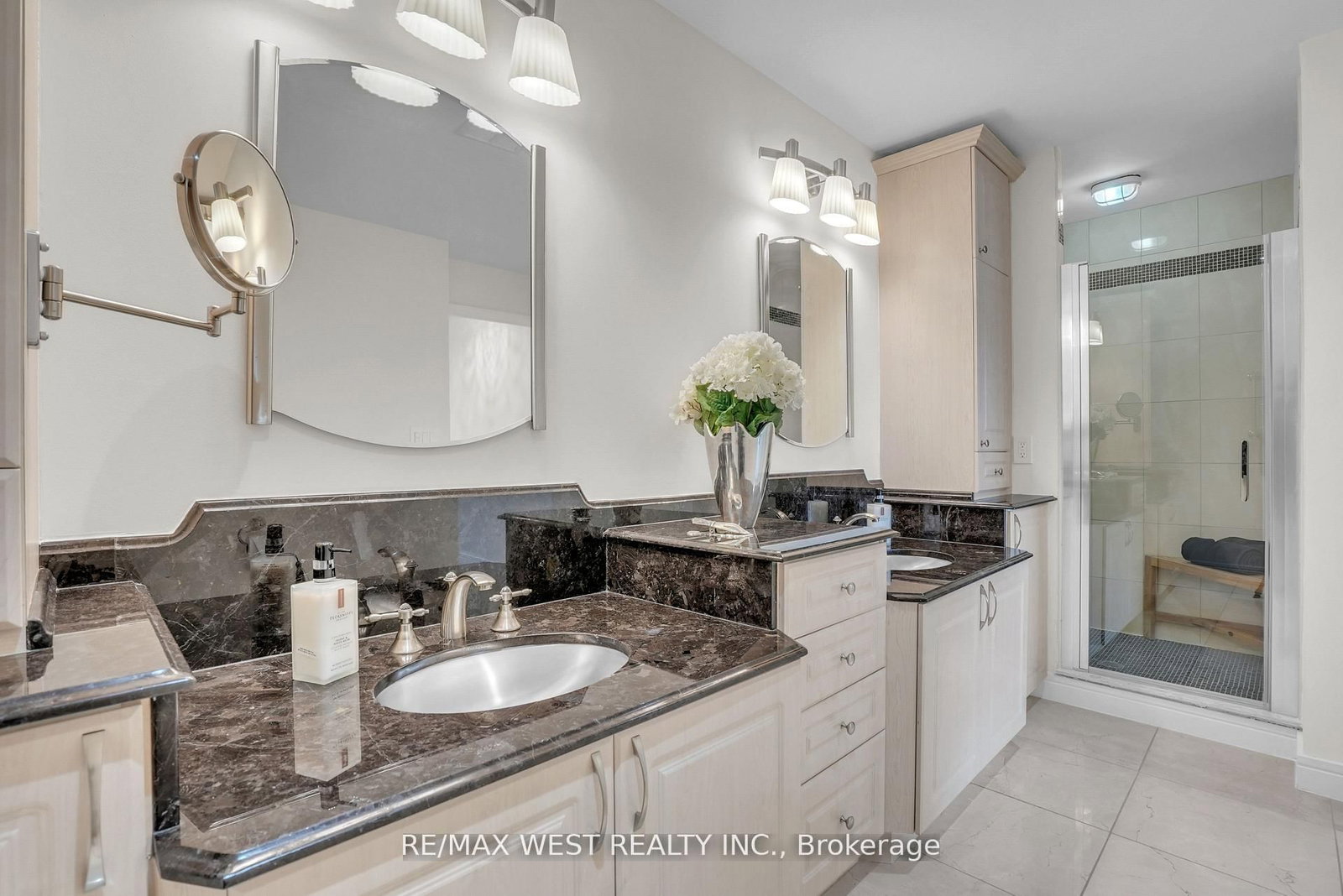 2 Toronto Street • #PH1 1 • Barrie, ON photo 14