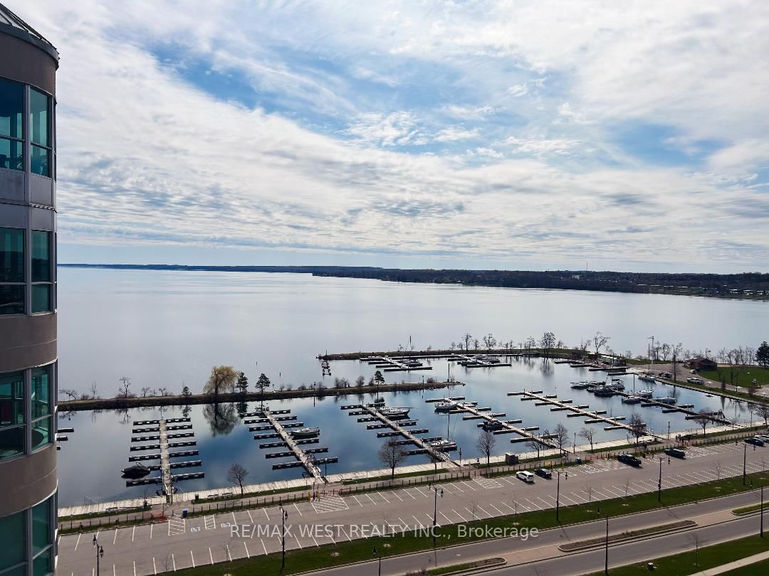 2 Toronto Street • #PH1 1 • Barrie, ON photo 15