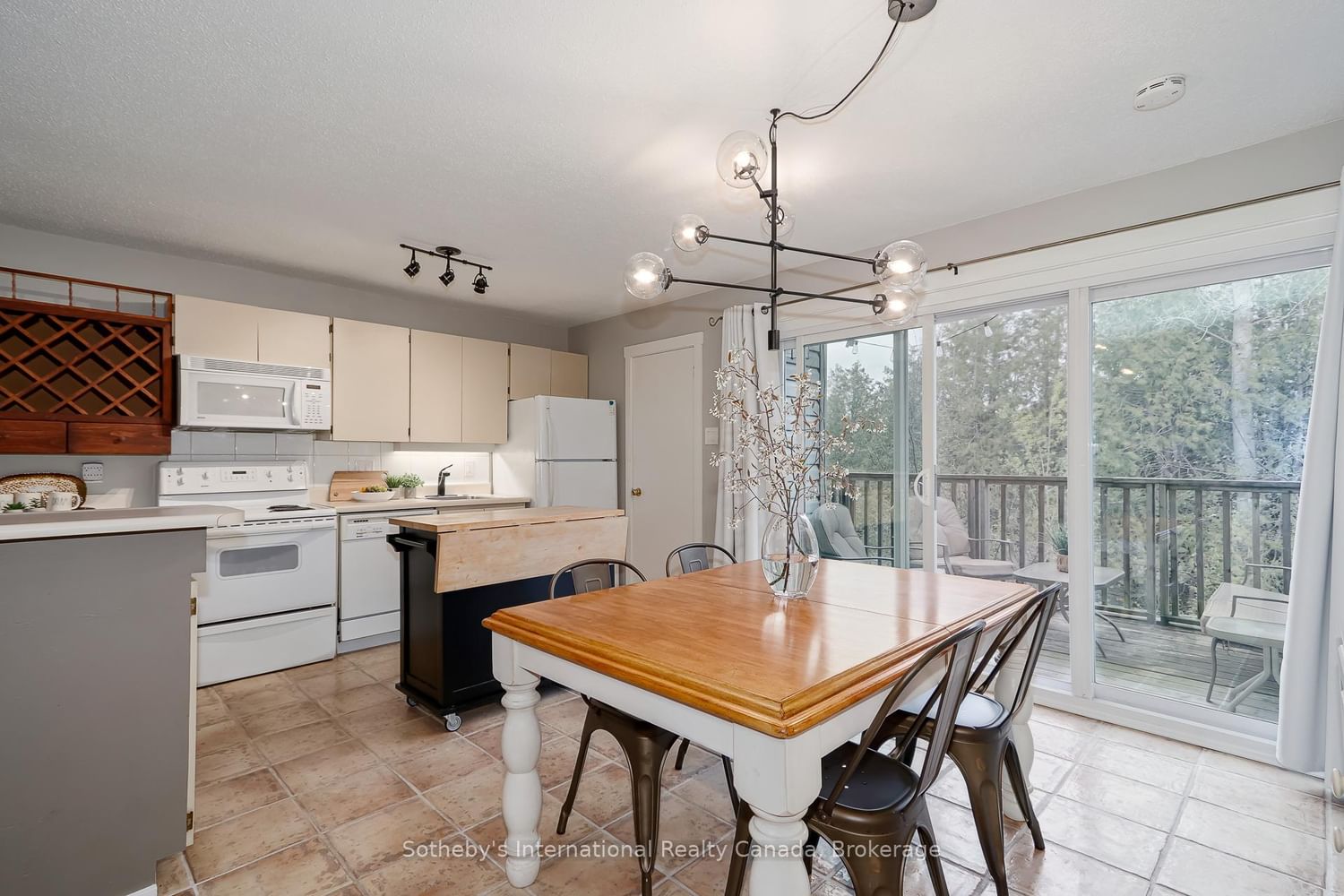 214 Escarpment Crescent • #214 • Collingwood, ON photo 3