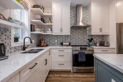 344 Second Street • Midland, ON photo 8
