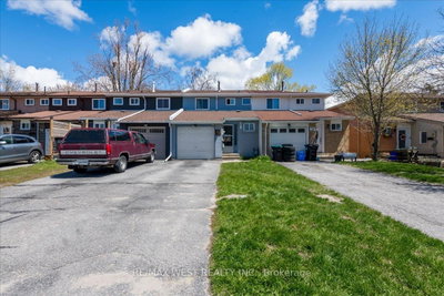 Townhouse for sale at 68 Chaucer Crescent, Barrie, Ontario, L4N 4T7 - Letitia Heights - MLS: S13136074