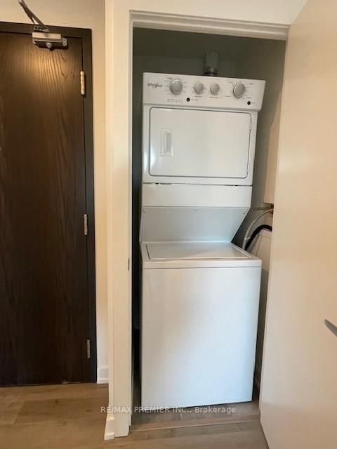 56 Lakeside Terrace, Unit 806 - Photo 4