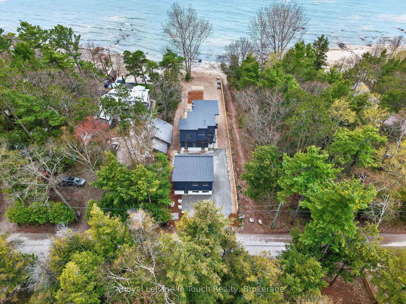 160 Tiny Beaches Road N