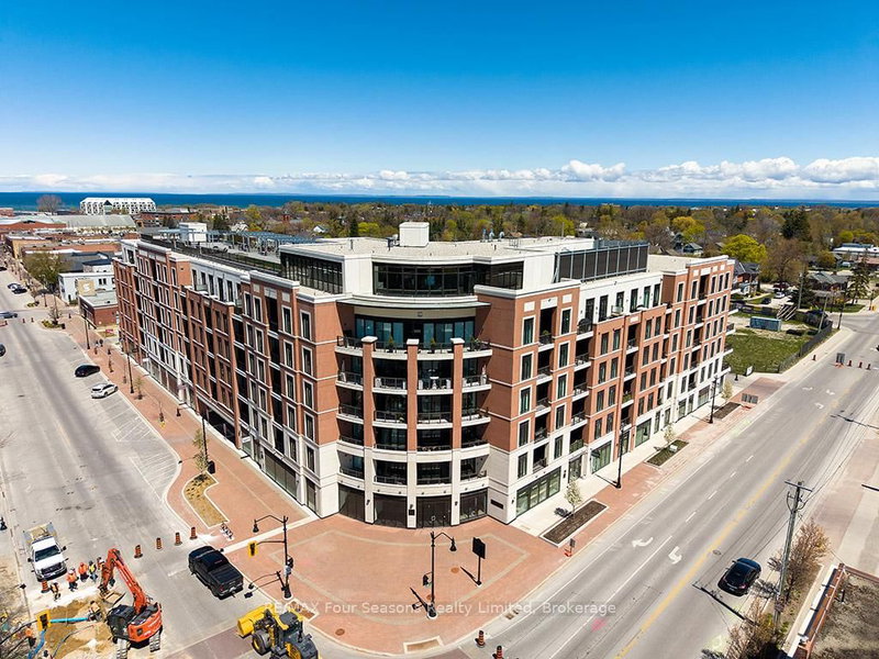 home for sale on 402-1 Hume Street