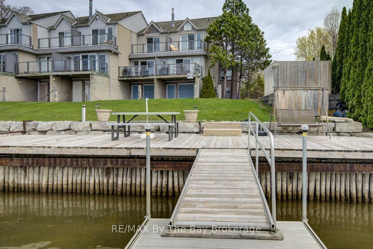 216 River Road E, Unit 1 - Photo 2