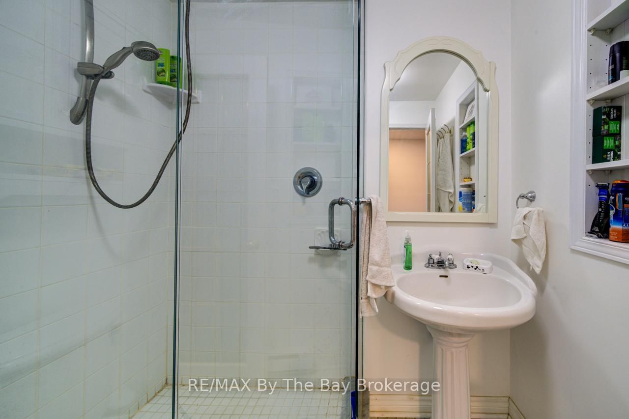 216 River Road E, Unit 1 - Photo 38