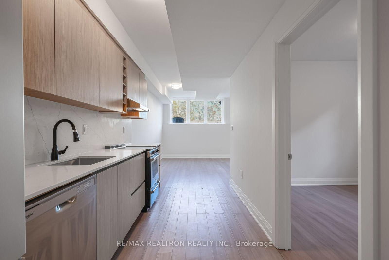 101 Sophia St W Street