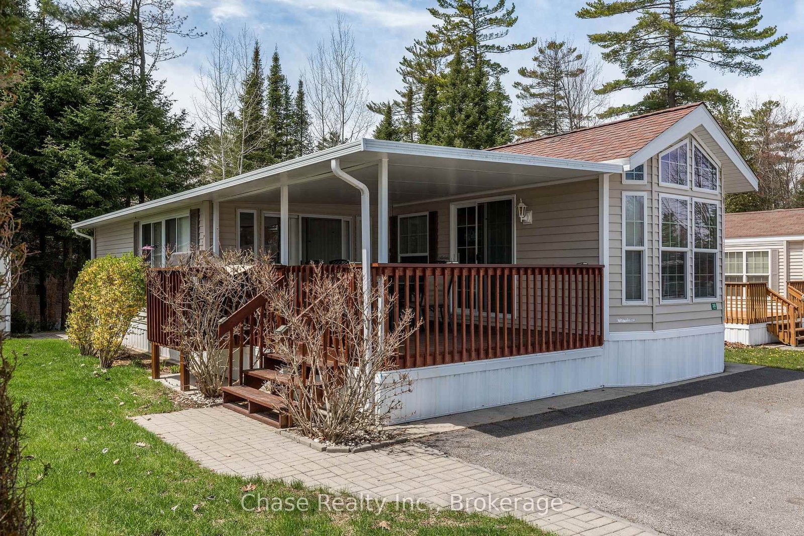 38 Temagami Trail • Wasaga Beach, ON photo 2