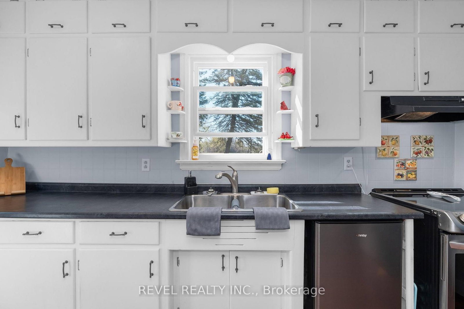 2940 Old Second Road S • Springwater, ON photo 14