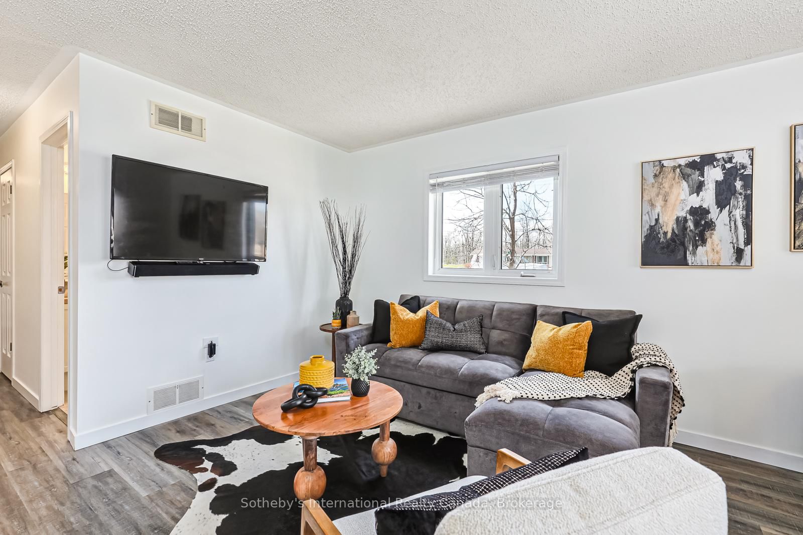 11 Stalker Street • Collingwood, ON photo 9