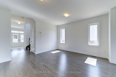 16 Misty Ridge Road • Wasaga Beach, ON photo 2