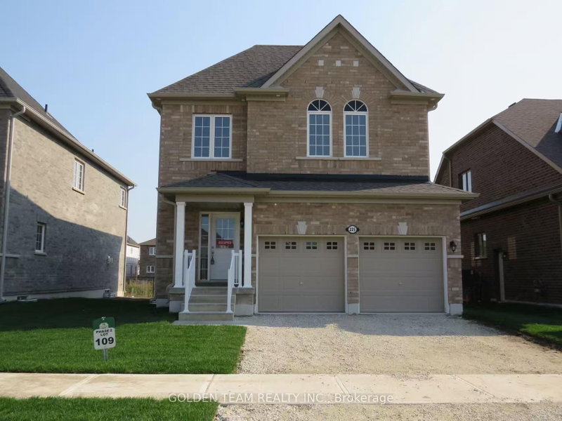 home for lease on 225 McKenzie Drive N