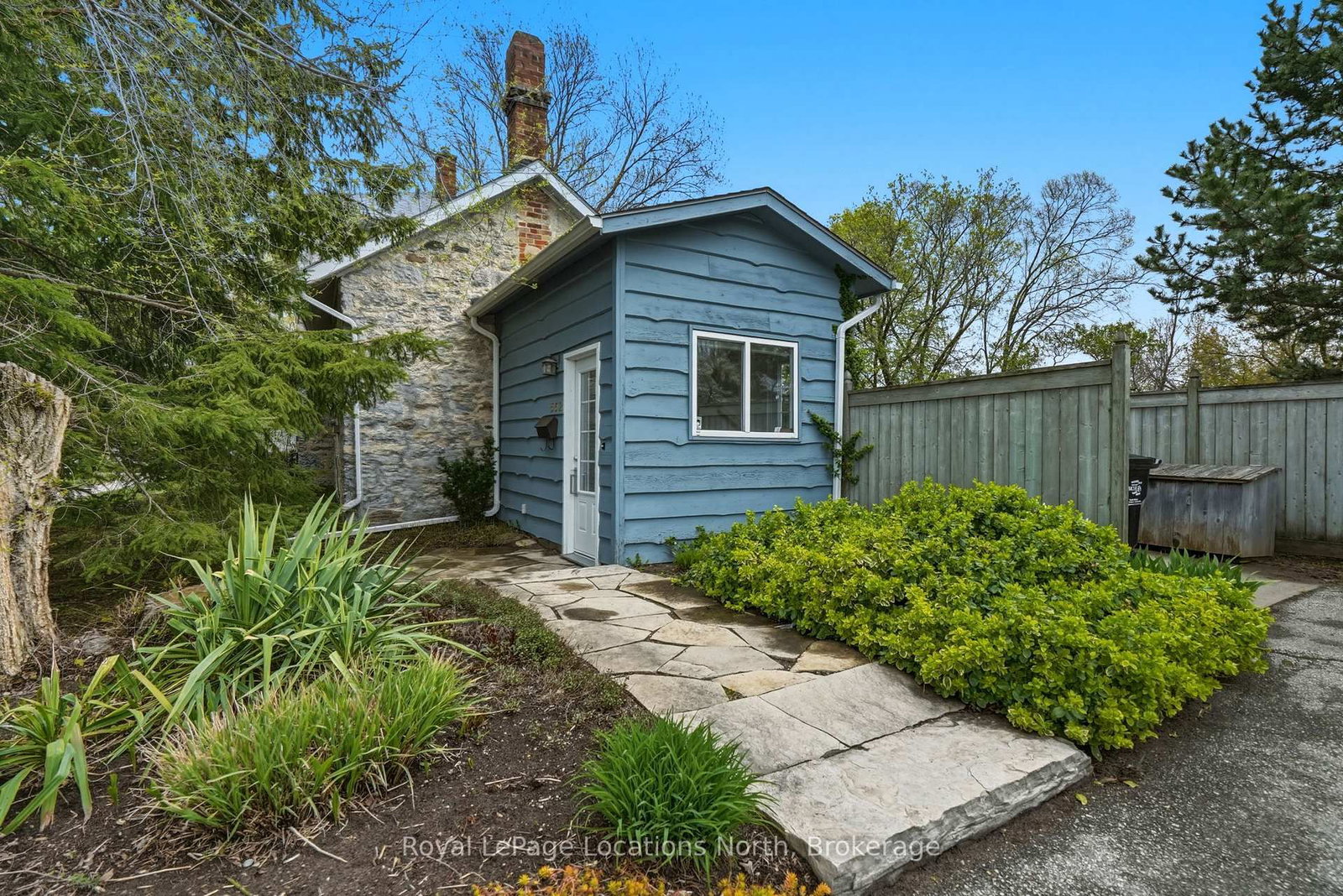 562 Cameron Street • Collingwood, ON photo 2