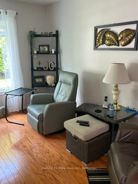8 Kentucky Avenue • Wasaga Beach, ON photo 6