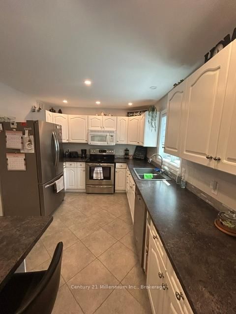 8 Kentucky Avenue • Wasaga Beach, ON photo 8