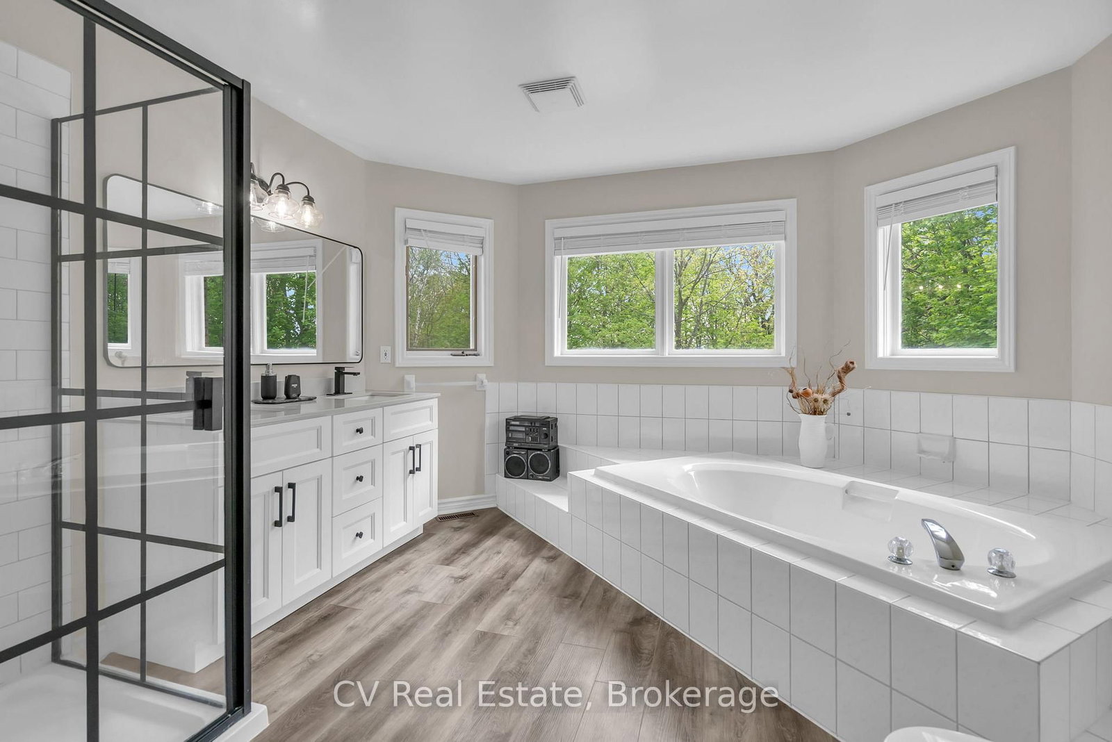 5 McCutcheon Court • Barrie, ON photo 27