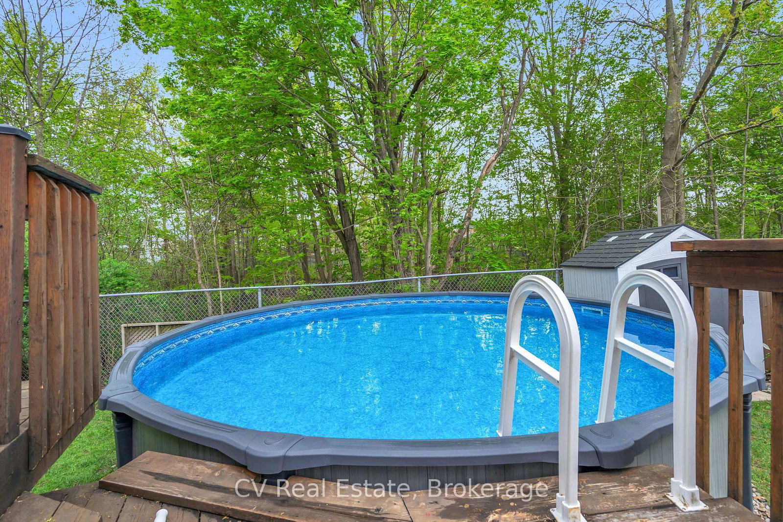 5 McCutcheon Court • Barrie, ON photo 5