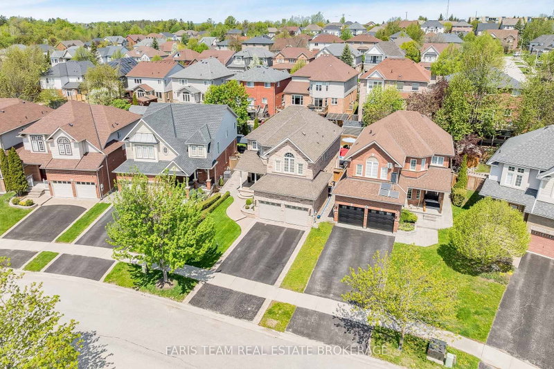 12 Kensington Trail