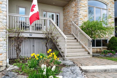 82 Stanley Street • Collingwood, ON photo 2