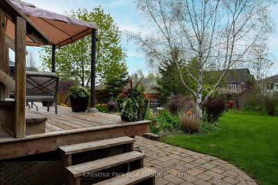 82 Stanley Street • Collingwood, ON photo 3
