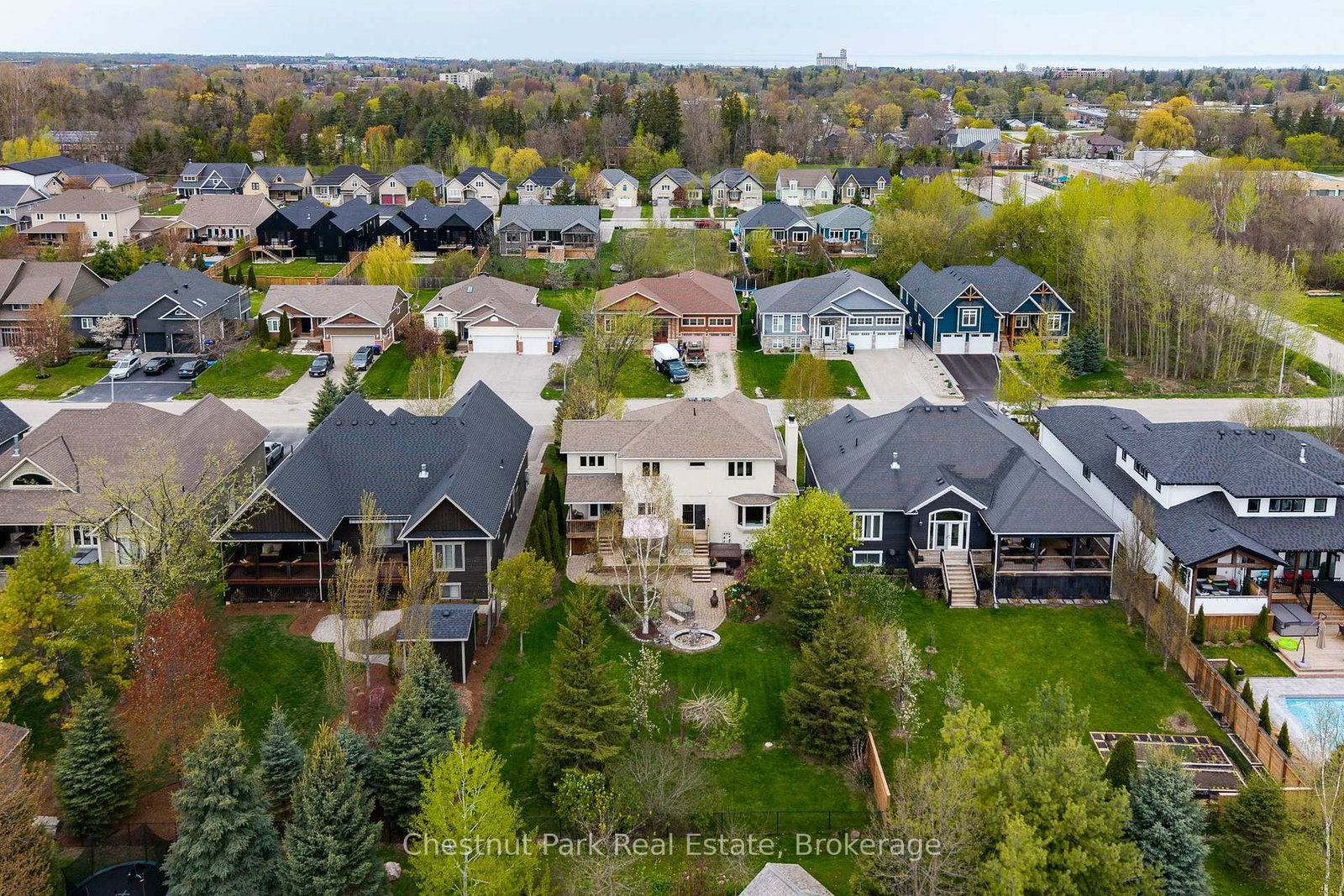 82 Stanley Street • Collingwood, ON photo 47