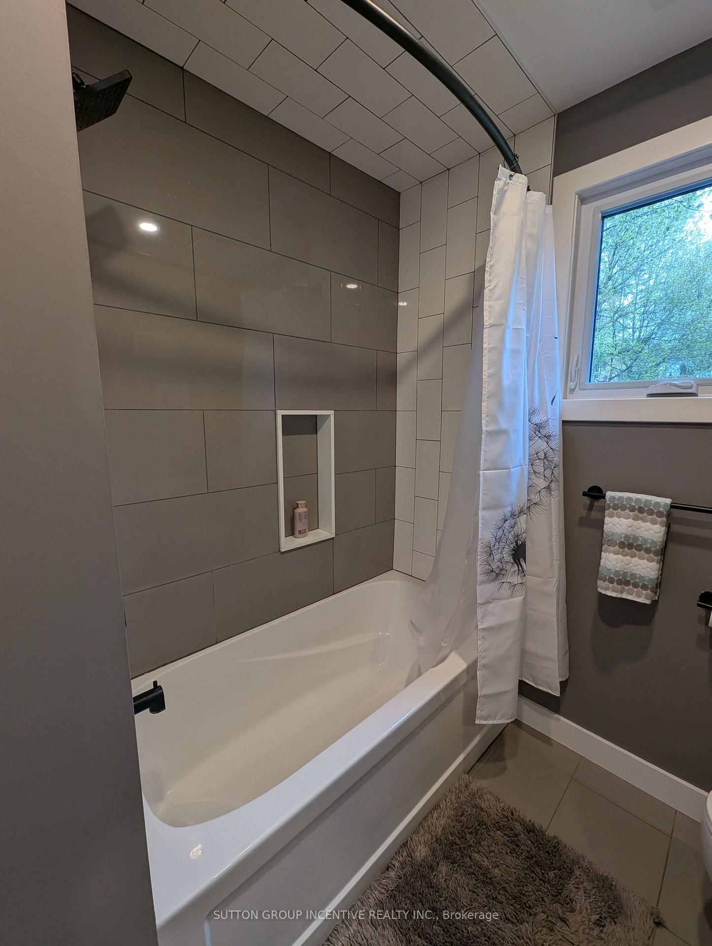 295 Queen Street • Midland, ON photo 23
