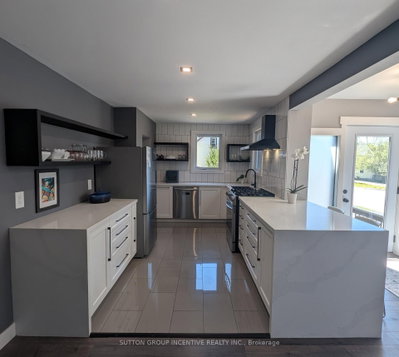 295 Queen Street • Midland, ON photo 5