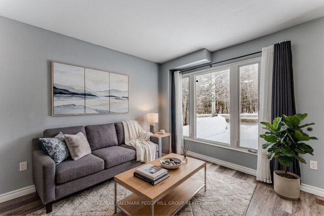 126 Robert Street E