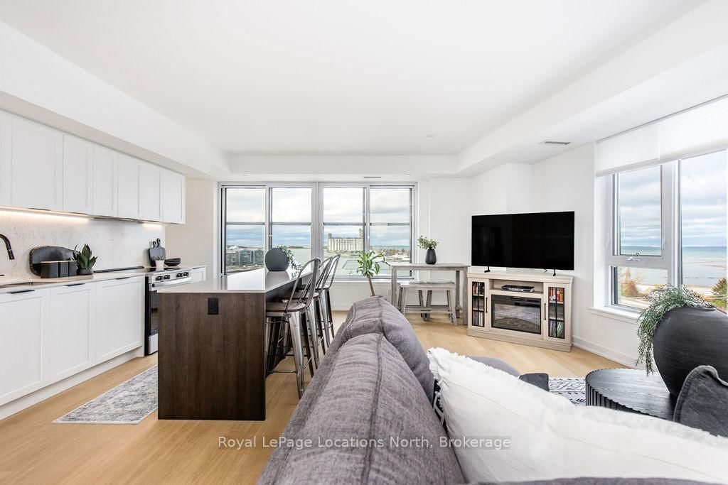 31 Huron Street, Unit 523