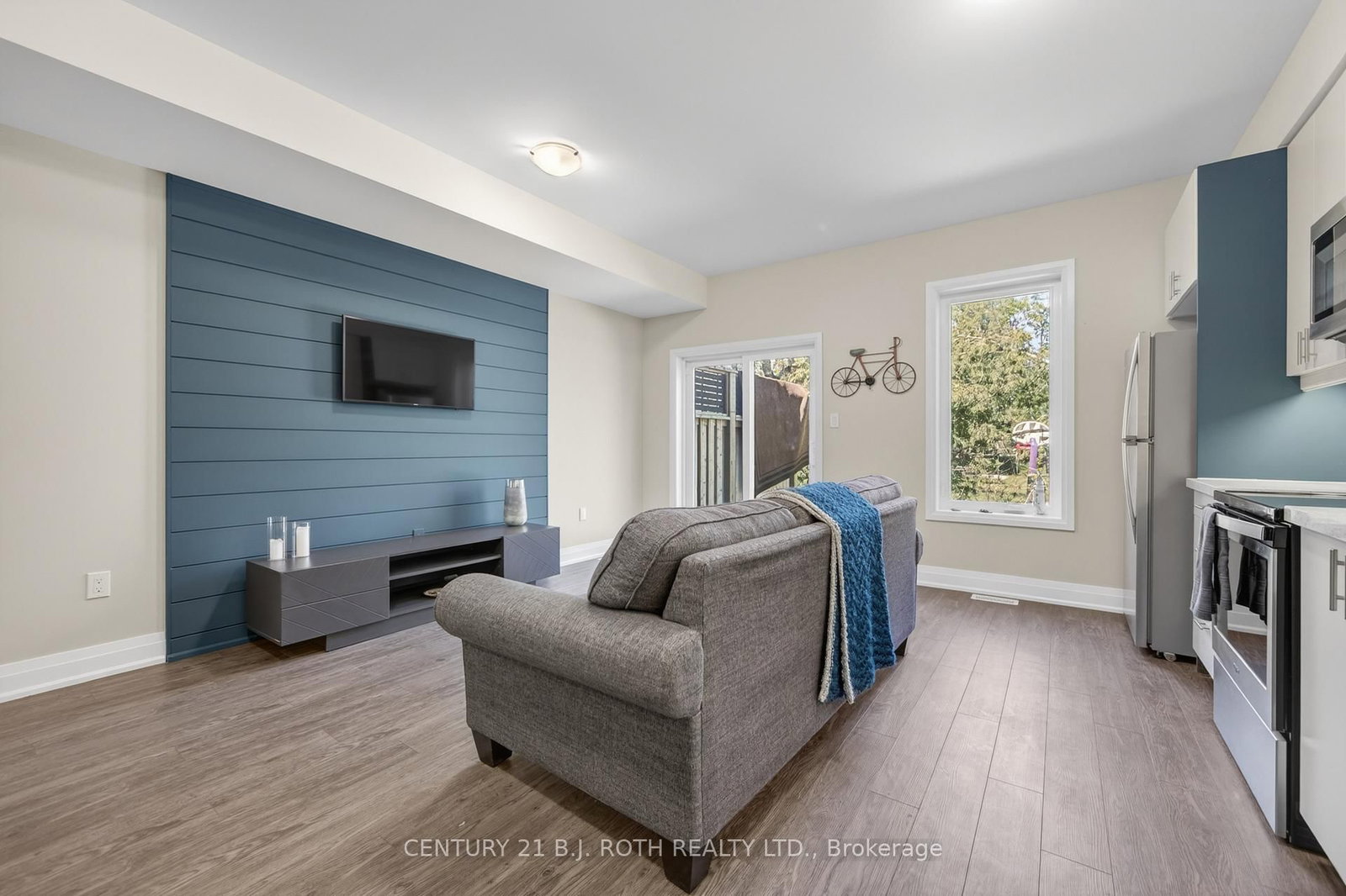 18 Stonehart Lane • Barrie, ON photo 8