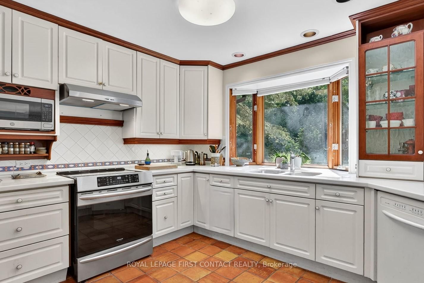 7 Maplecrest Road • Springwater, ON photo 15